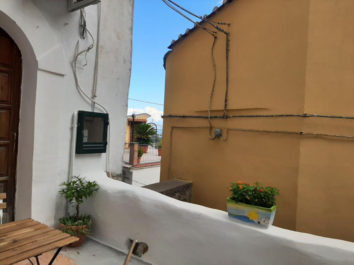 Casa Vacanza Le Tre Sorelle Vietri Exterior foto