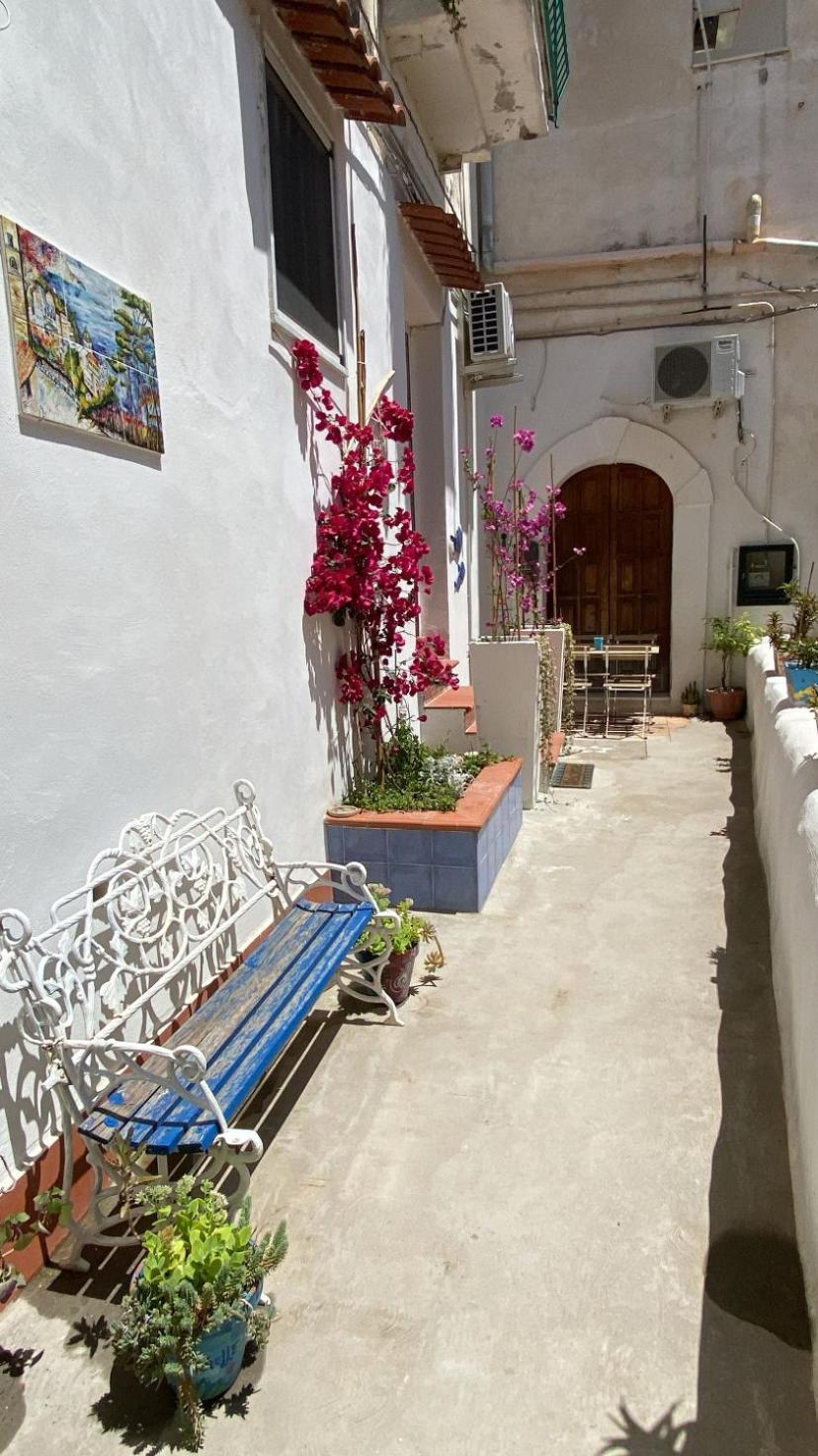 Casa Vacanza Le Tre Sorelle Vietri Exterior foto