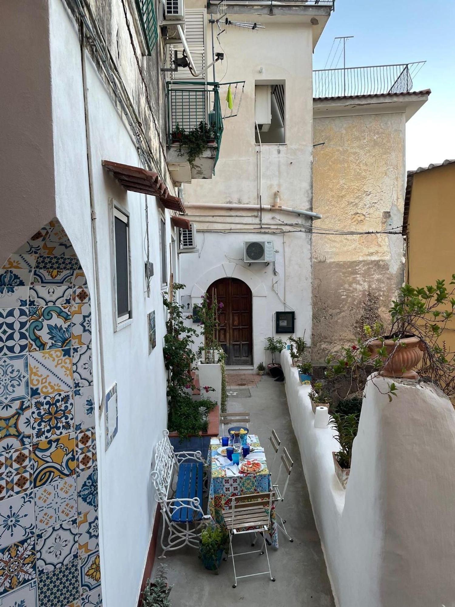 Casa Vacanza Le Tre Sorelle Vietri Exterior foto